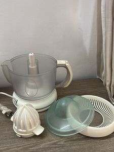 Vintage Whitetone Citrus Juicer