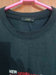 Black Tshirt: GIO