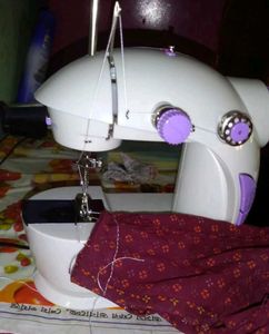Mini Sewing Machine