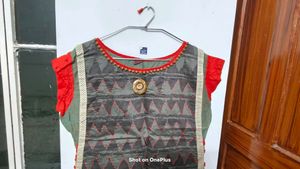 Round kurta with straight cut
