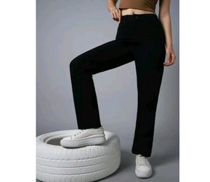 Women Straight Fit Jean&#39;s Dark Black