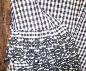 Trendy black and white checkered top ✨