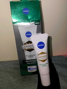 Innisfree Mineral Powder , Nivea Serum