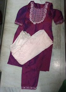 Nice Kurthi Set