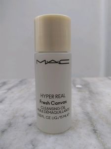 MAC Hyper Real Fresh Canvas Cleansing Oil