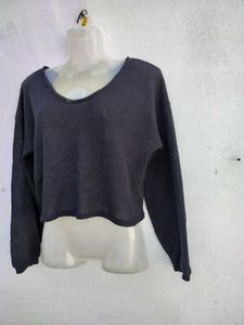 Black Cropped V-Neck Top