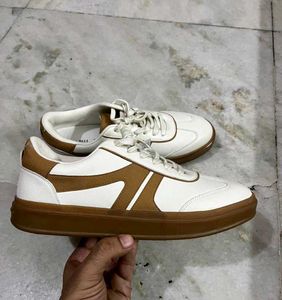 WESTSIDE UNISEX WHITE GUM SNEAKERS 41 (UK 7)