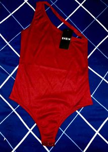 One-Shoulder Cut-out neck top