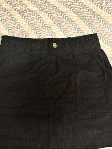 Black Mini Skirt with Elastic Waist 🖤