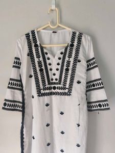 Elegant White Embroidered Kurta