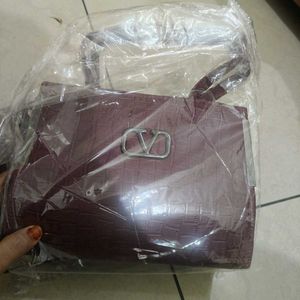 Pink &#39;V&#39; Logo Handbag