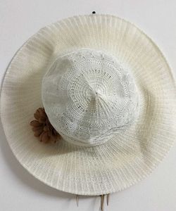 Beach Hat With Flower Detail