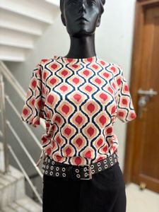 Printed Top With Side Ruching