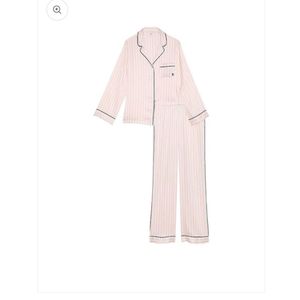 Victoria&#39;s Secret Pajama Set