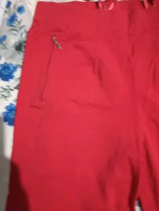 Red Capri Pants 🔥