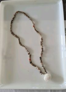 Mala with shells