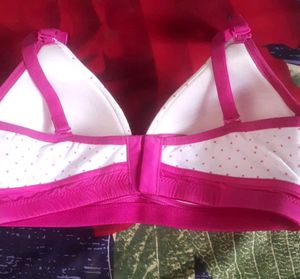 ❤️Clovia White+Pink Lightly Padded Bra