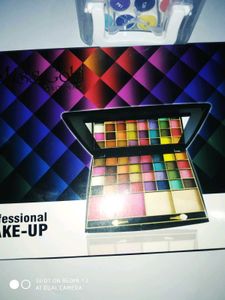 Miss Gold Makeup Palette