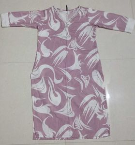 Straight Fit Kurta With V-neck Lace.