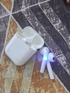 Earpods With Charger