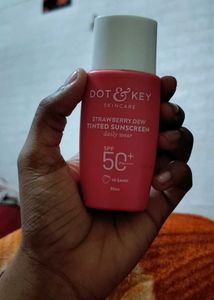 Dot &amp; Key Strawberry Sunscreen