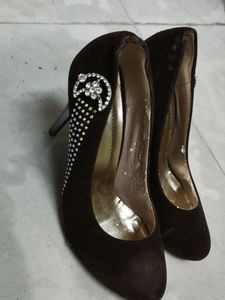 Chic Brown Heels