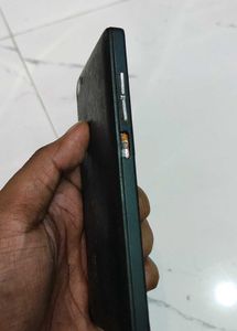 Used Smartphone - Cracked Screen