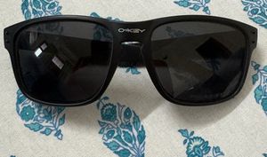 Oakley Sunglasses - Matte Black