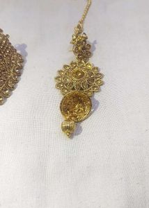 2 Jewellery Sets