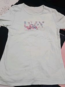 2 Girls T-shirt &amp; 3/4 Legging Set