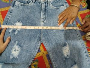 Trendy High Rise Distress Straight Leg Jeans