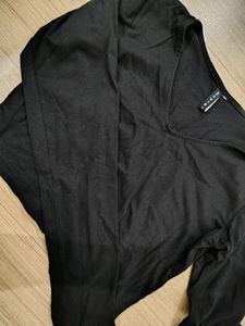 Black Full Sleeves Crop Top