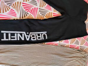Women Combo Of 2 Track Pants,Tshirt Free