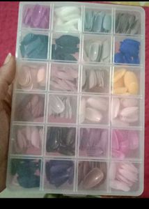Combos Of Artificial Nails+ Sponge+ Lip Pallette