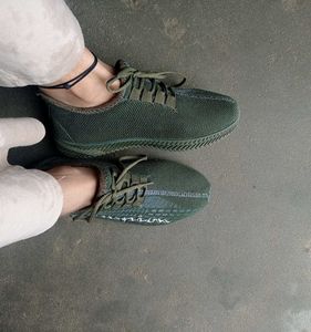 Sports Shoes