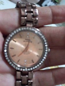 Elegant Rose Gold Nall Quartz Watch