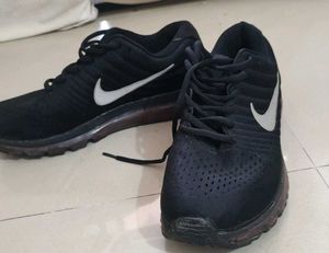 Nike Black Sneakers