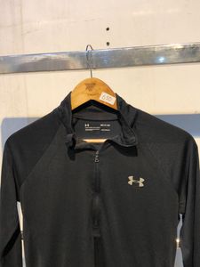 Under Armour Half Zip Pullover (XS)