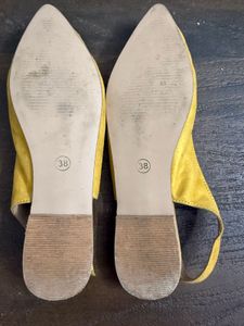 Mustard yellow Solid Ballerinas With suede Finish