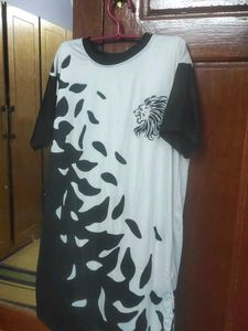 Black &amp; White Graphic Print T-Shirt
