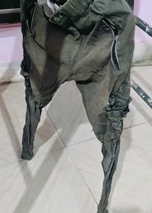 7 Trousers In rs 20