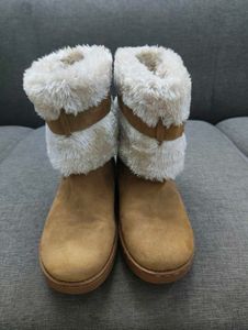 Guess Uggs Lookalike suede tan fluffy boots