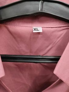 Elegant Pink Button-Down Shirt (U)