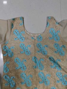Elegant Embroidered Kurti