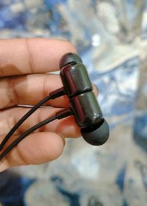 Noise Bravo Original Neckband With Box And Charger