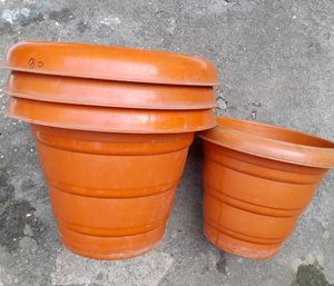 Set of 4 Plastic Flower Pots