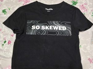 Black crop tee