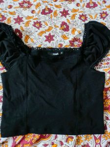 Colin&#39;s Lace Detailed Black Crop Top