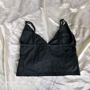 22137. Black Twist Front Top