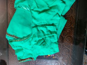 Fine Georgette Saree With Blouse